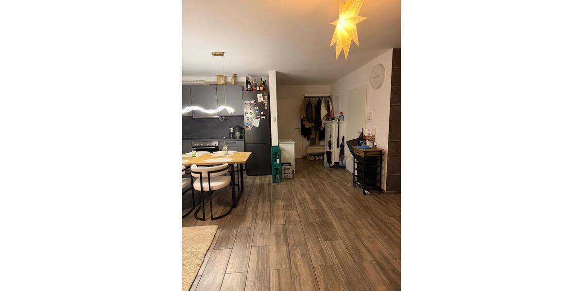Etagenwohnung Wedel - 3 Zimmer, 93 m&sup2;, 1.300&euro; | Angebot:26672485