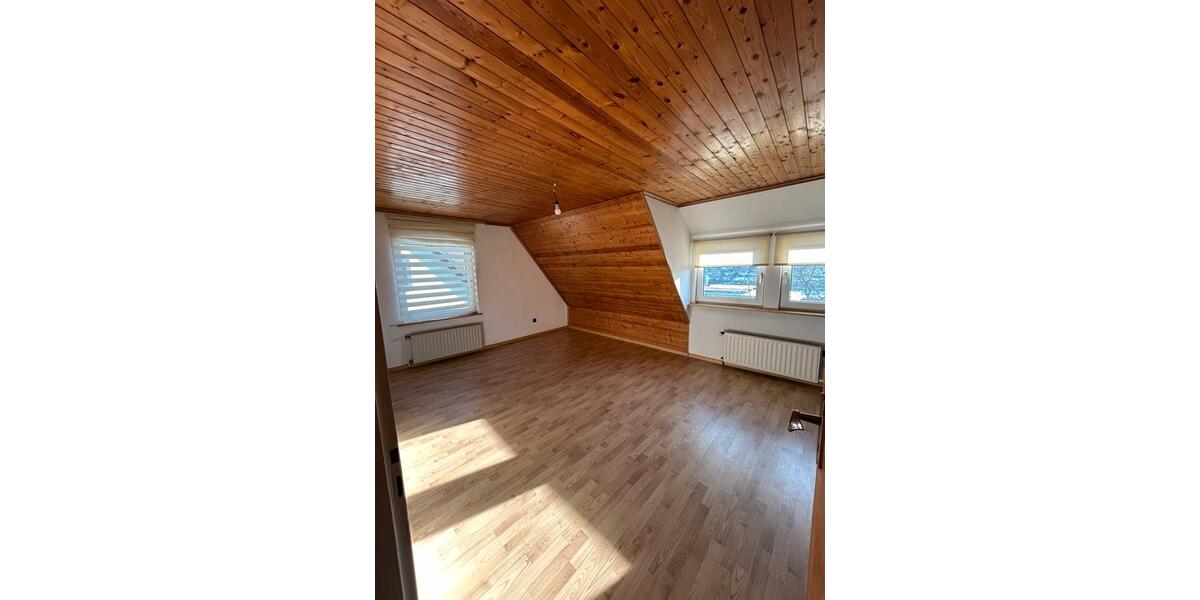 Dachgeschoßwohnung Werdohl - 2 Zimmer, 60 m&sup2;, 650&euro; | Angebot:24552233