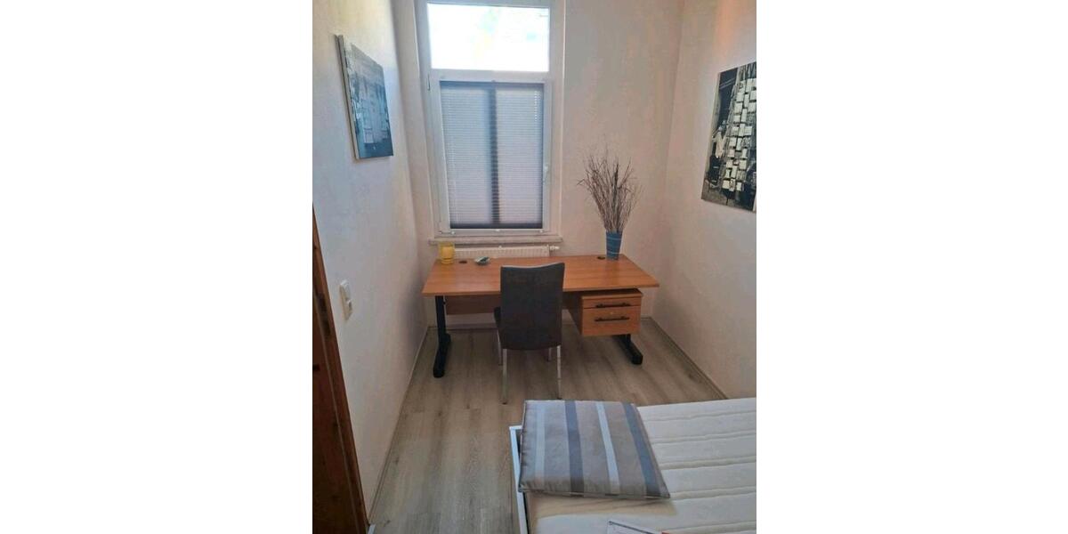 Etagenwohnung Oelsnitz (Vogtland) - 3 Zimmer, 16 m&sup2;, 250&euro; | Angebot:26338570
