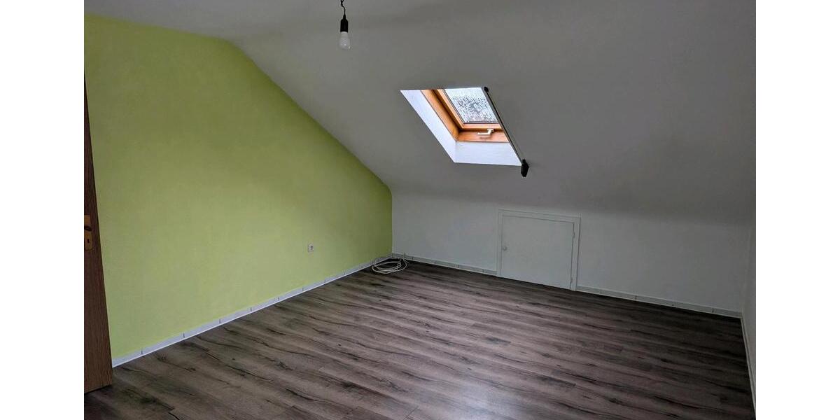 Dachgeschoßwohnung Eberdingen - 3.5 Zimmer, 64 m&sup2;, 640&euro; | Angebot:26374167