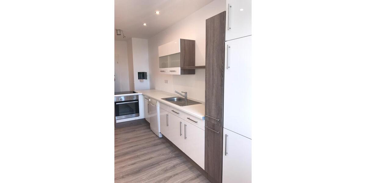 Dachgeschoßwohnung Werdau - 5 Zimmer, 145 m&sup2;, 1.200&euro; | Angebot:25965282