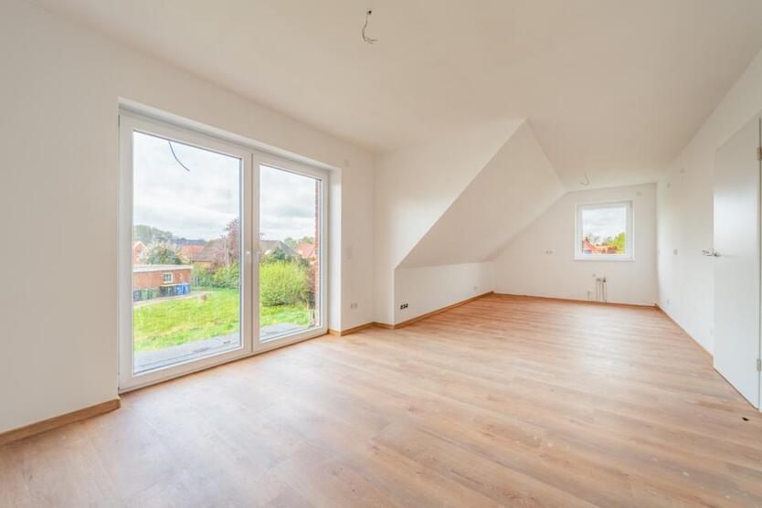 Moderne Dachgeschoßwohnung mit Fahrstuhl und Balkon