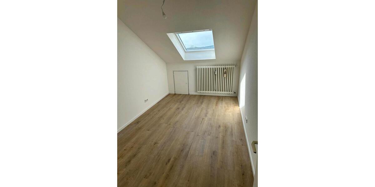 Dachgeschoßwohnung Bad Kissingen - 3 Zimmer, 75 m&sup2;, 900&euro; | Angebot:26327155