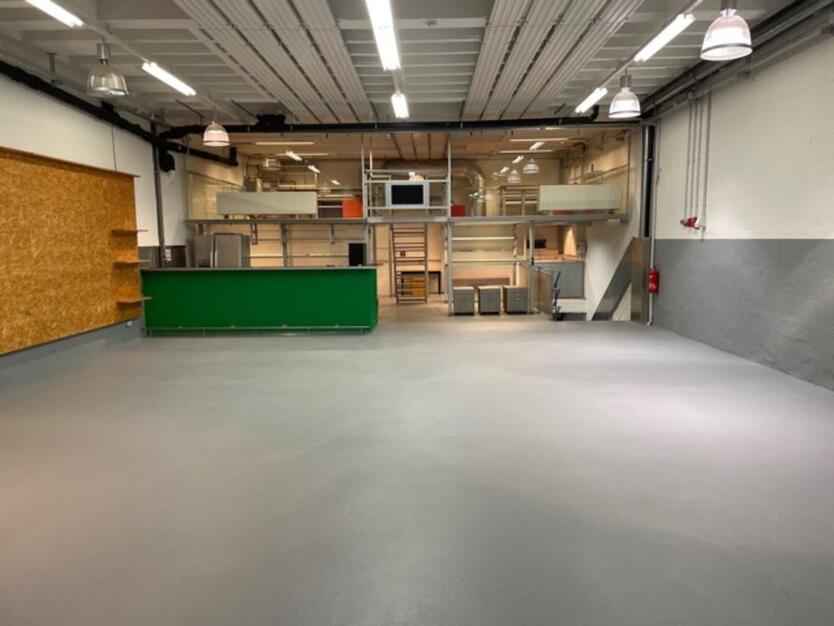 Halle, Lager, Showroom 1.950€