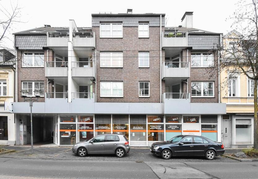 Besonder Fläche für Büro oder Praxis perfekt gelegen in Solingen-Wald.TEILBAR!