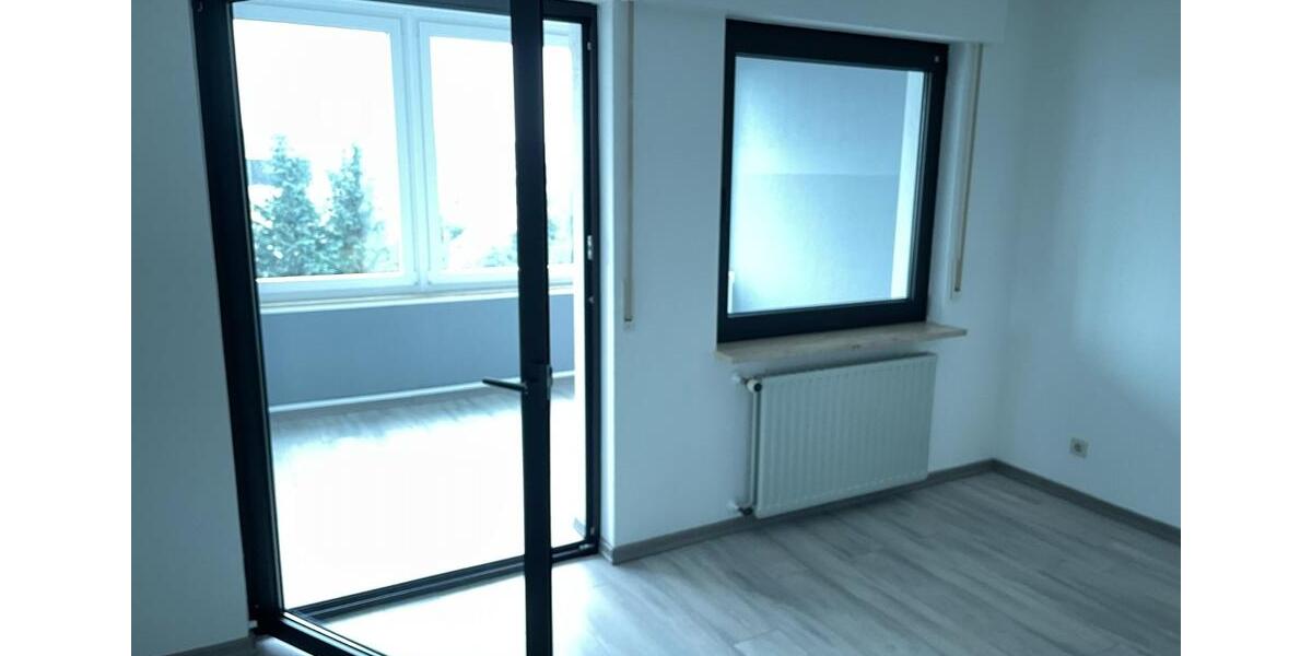 Helle und großzügige 3- Zimmer Wohnung mit großem Balkon 3 zimmer