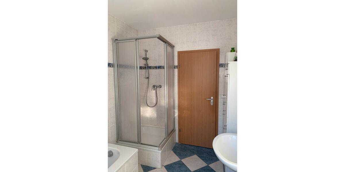 Bungalow Aiterhofen - 4 Zimmer, 117 m&sup2;, 1.250&euro; | Angebot:26343557