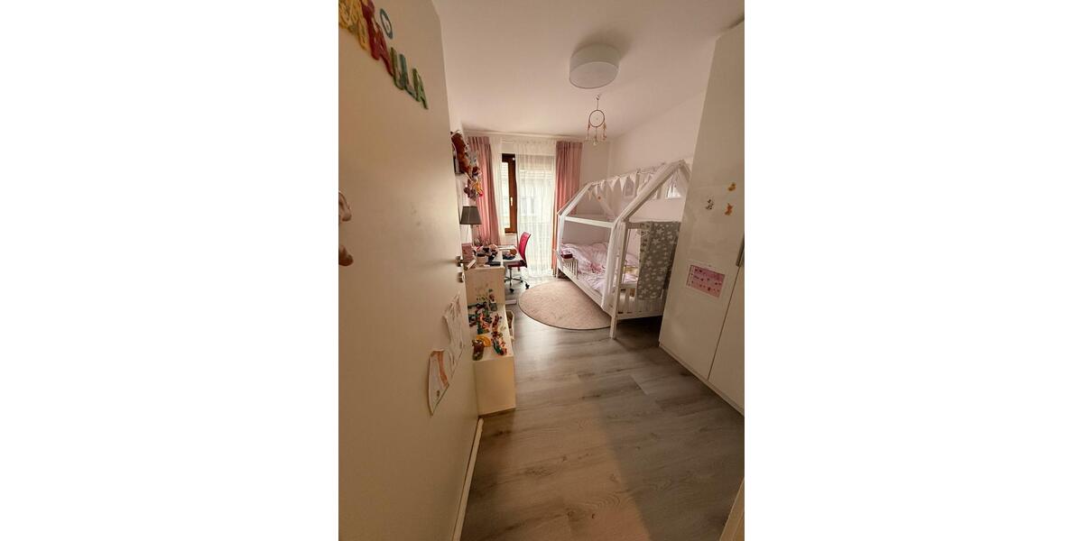 Reihenhaus Wolfschlugen - 6 Zimmer, 145 m&sup2;, 1.800&euro; | Angebot:24715090