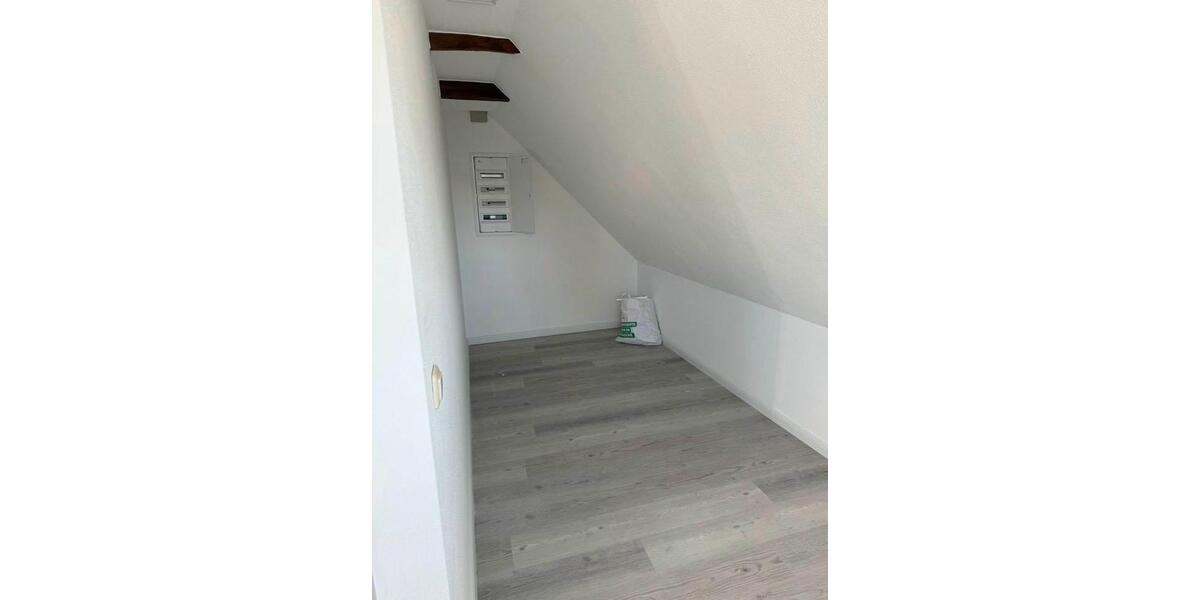 Etagenwohnung Bad Wildungen - 3 Zimmer, 140 m&sup2;, 1.200&euro; | Angebot:26365825