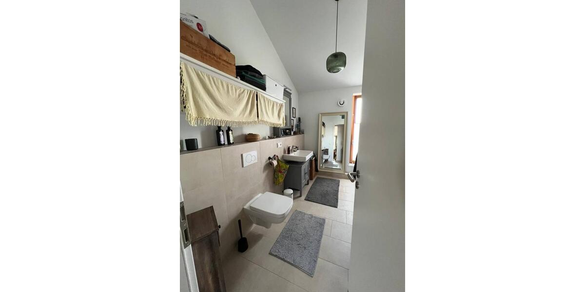 Luftiges WG-Zimmer in riesiger lichtdurchfluteter Wohnung zimmer