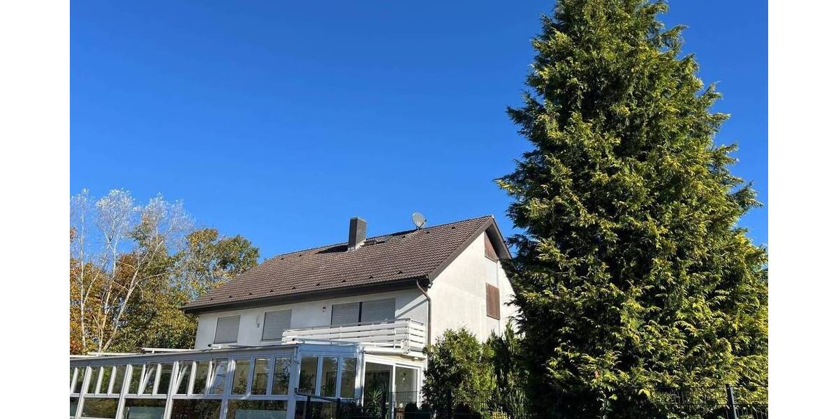 Etagenwohnung Neunkirchen Innenstadt - 5 Zimmer, 130 m&sup2;, 1.350&euro; | Angebot:25701494