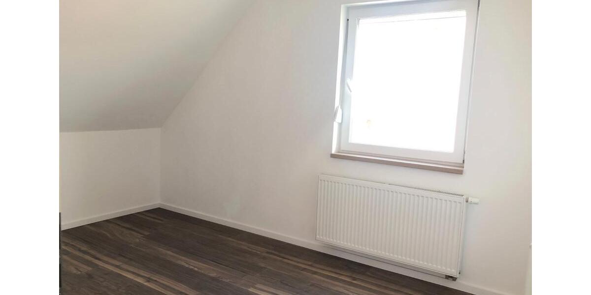 Dachgeschoßwohnung Crailsheim - 4 Zimmer, 115 m&sup2;, 1.090&euro; | Angebot:26618471