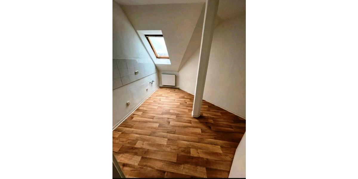 Dachgeschoßwohnung Döbeln - 3.5 Zimmer, 107 m&sup2;, 510&euro; | Angebot:25863921