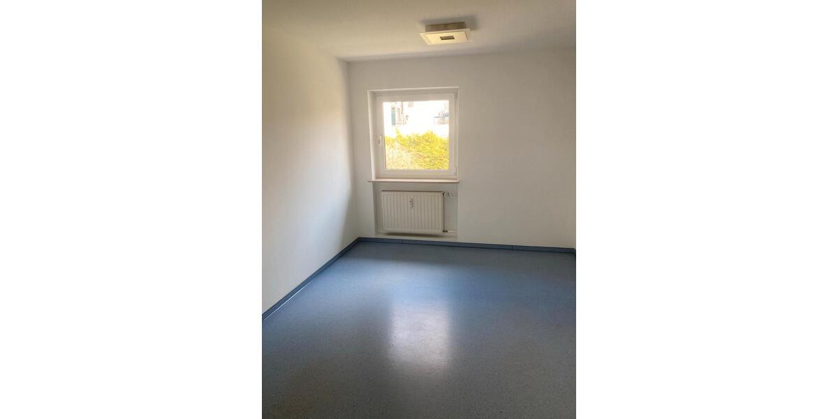 Gewerbeobjekt Singen (Hohentwiel) - 1.625&euro; | Angebot:25840158