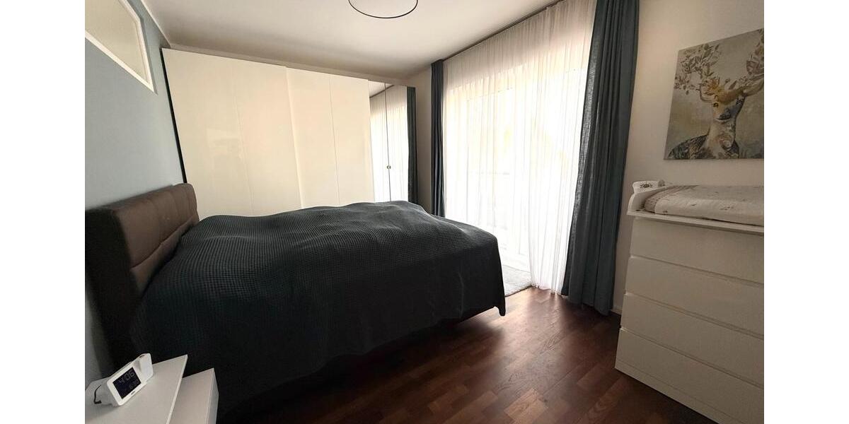 Etagenwohnung Wiesbaden Biebrich - 4 Zimmer, 114 m&sup2;, 2.000&euro; | Angebot:26038493