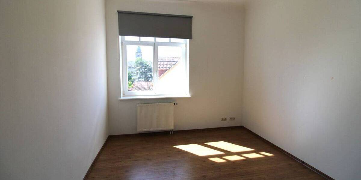 Etagenwohnung Gotha - 5 Zimmer, 111 m&sup2;, 975&euro; | Angebot:26685580