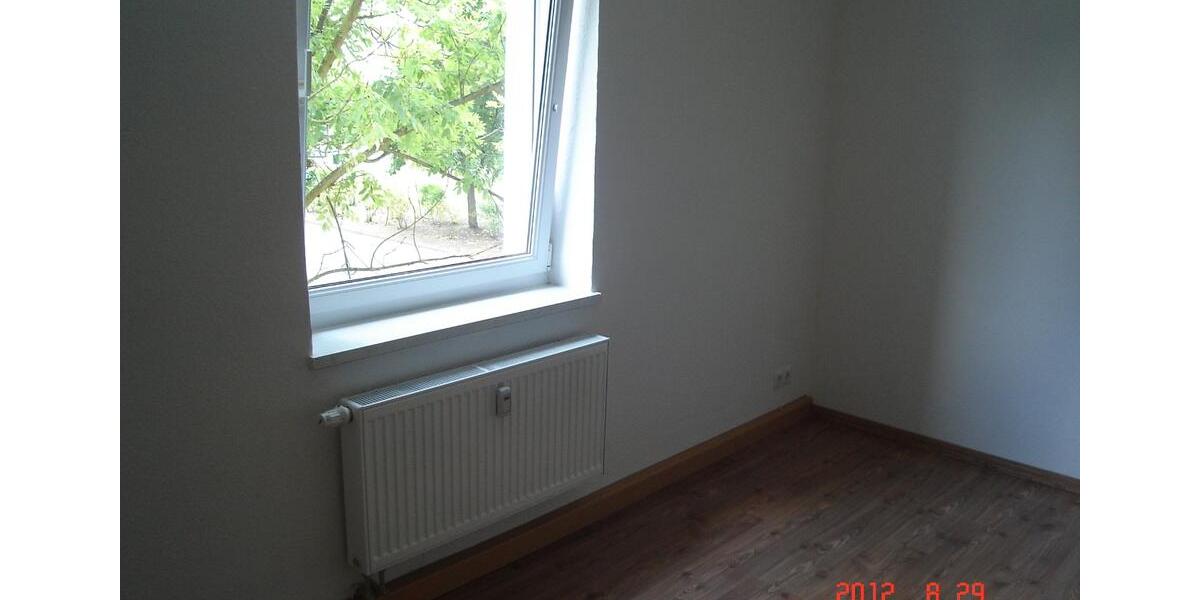 Erdgeschoßwohnung Bitterfeld-Wolfen Bitterfeld - 2 Zimmer, 40 m&sup2;, 280&euro; | Angebot:26587420