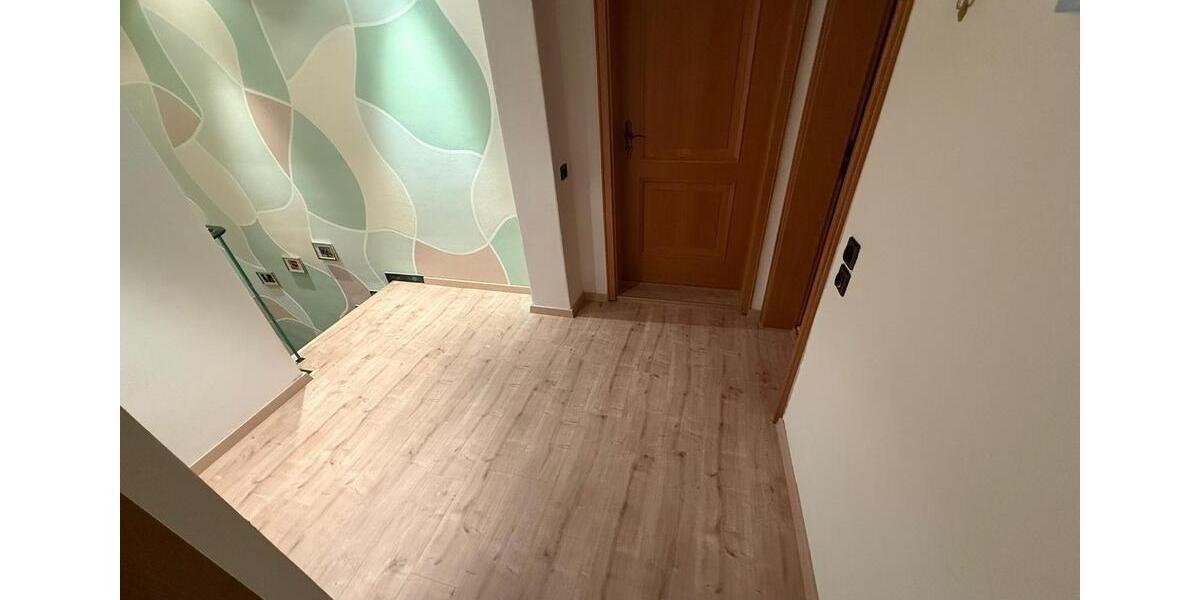Etagenwohnung Berkatal - 6 Zimmer, 150 m&sup2;, 1.000&euro; | Angebot:25872359