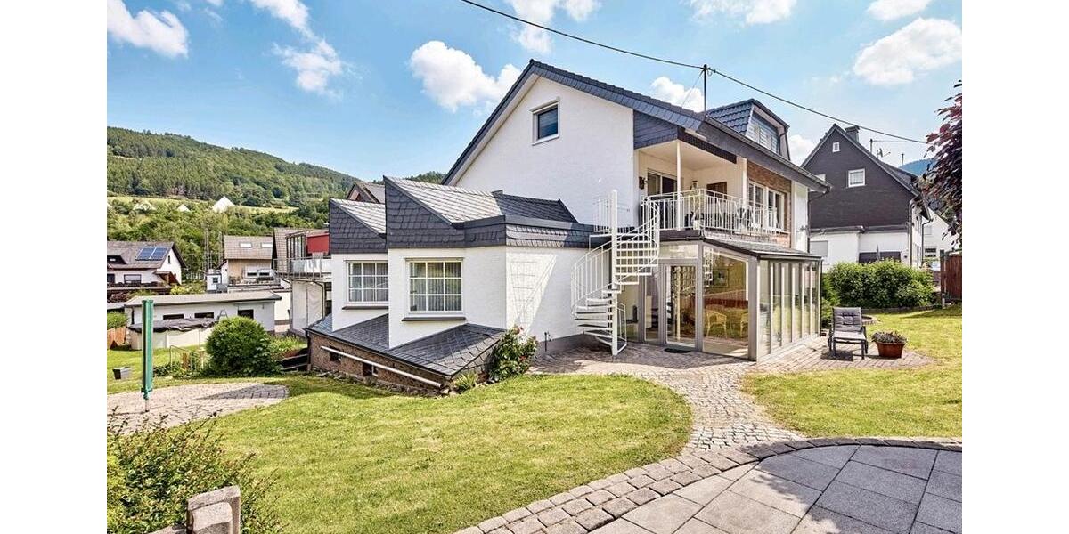 Erdgeschoßwohnung Lennestadt - 4 Zimmer, 136 m&sup2;, 1.350&euro; | Angebot:24717247