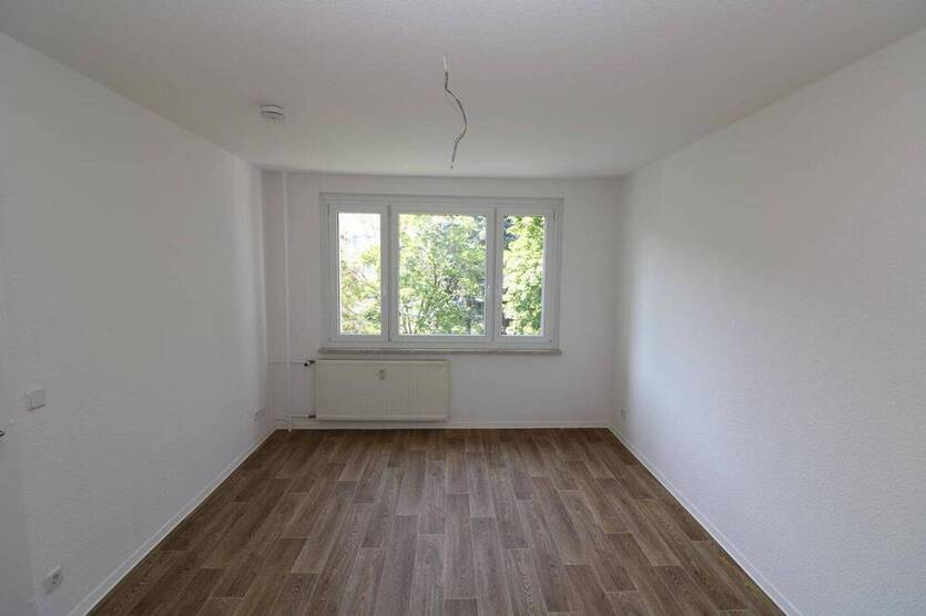 Kinderlachen willkommen...sanierte 5-Raum-FamilienWohnung mit Balkon!!!