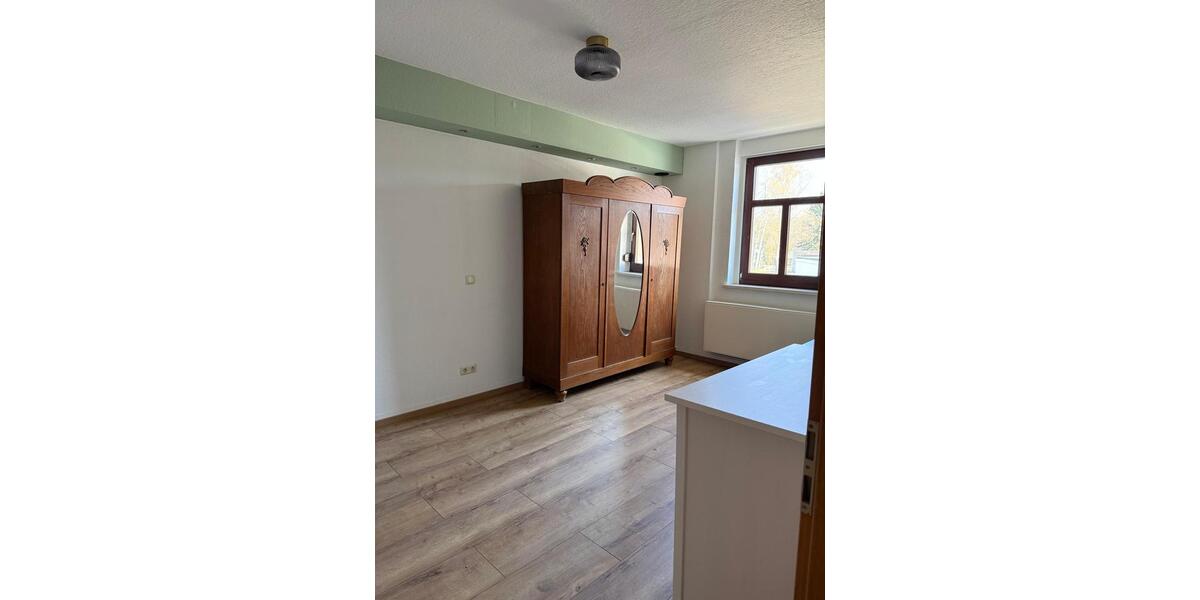 Etagenwohnung Lauchhammer - 3 Zimmer, 110 m&sup2;, 600&euro; | Angebot:26271572