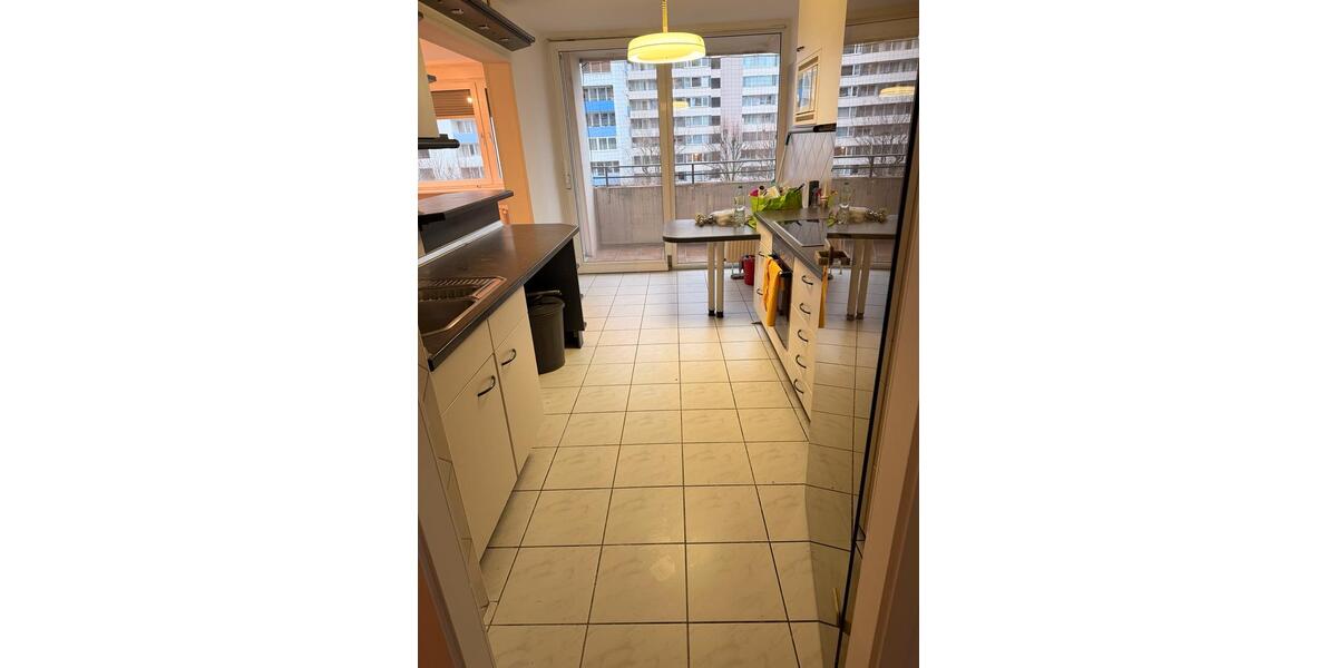 Etagenwohnung Maintal - 3 Zimmer, 100 m&sup2;, 1.850&euro; | Angebot:24535665