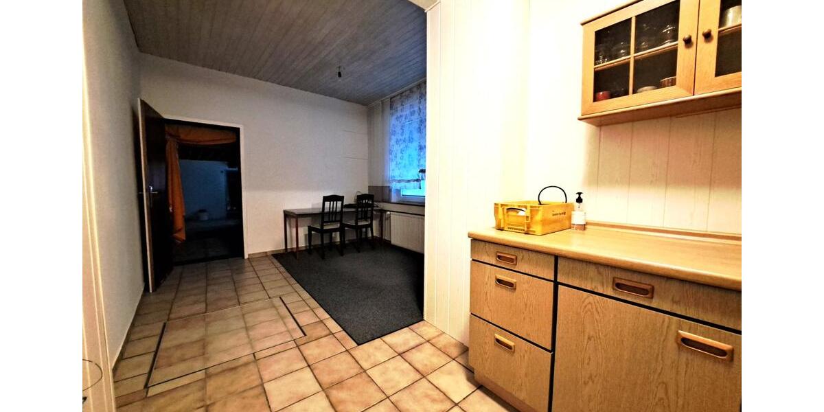 Innenstadt: gepflegte Gewerbeeinheit – Büro, Praxis, Einzelhandel zimmer