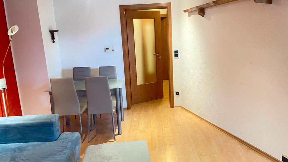 Dachgeschoßwohnung Werdau - 1 Zimmer, 38 m&sup2;, 385&euro; | Angebot:26412656