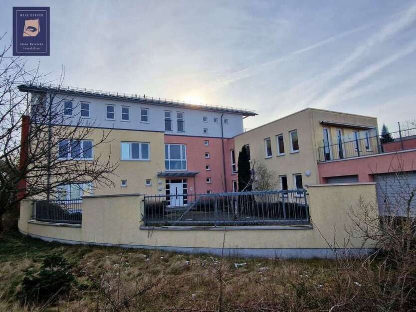 444 qm helle und geräumige Gewerbefläche im 1. OG 10 zimmer