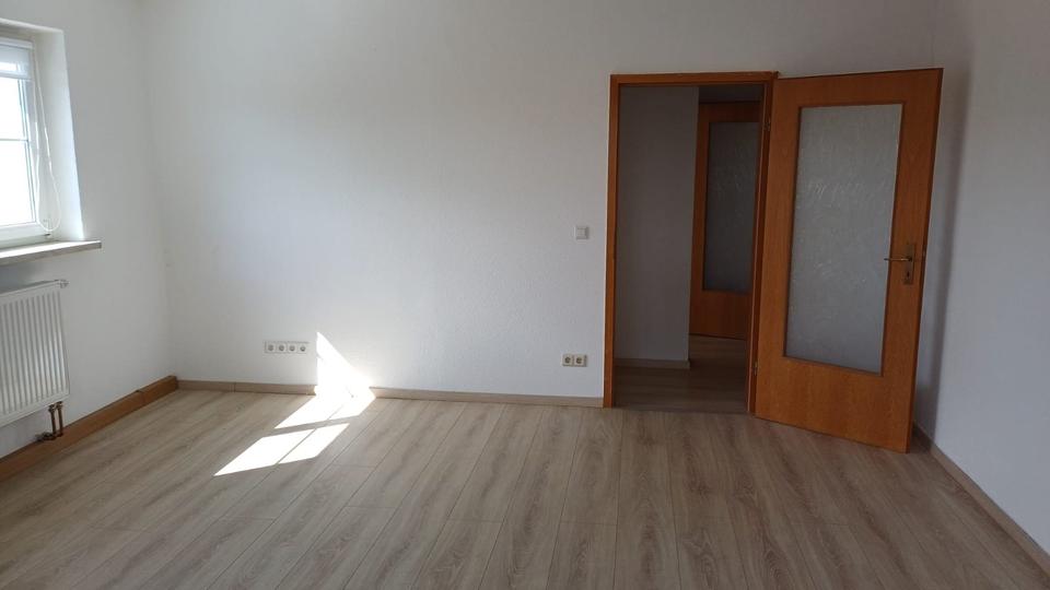 Dachgeschoßwohnung Lunzenau - 2 Zimmer, 66 m&sup2;, 350&euro; | Angebot:26618981