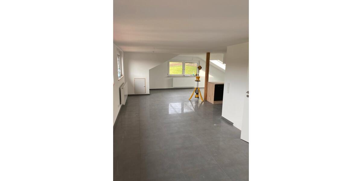 Dachgeschoßwohnung Schwäbisch Gmünd Bargau - 2.5 Zimmer, 90 m&sup2;, 1.200&euro; | Angebot:26038446