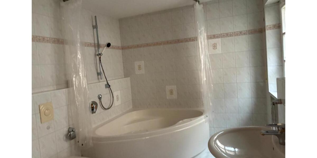 Etagenwohnung Amberg - 2 Zimmer, 100 m&sup2;, 950&euro; | Angebot:26644971