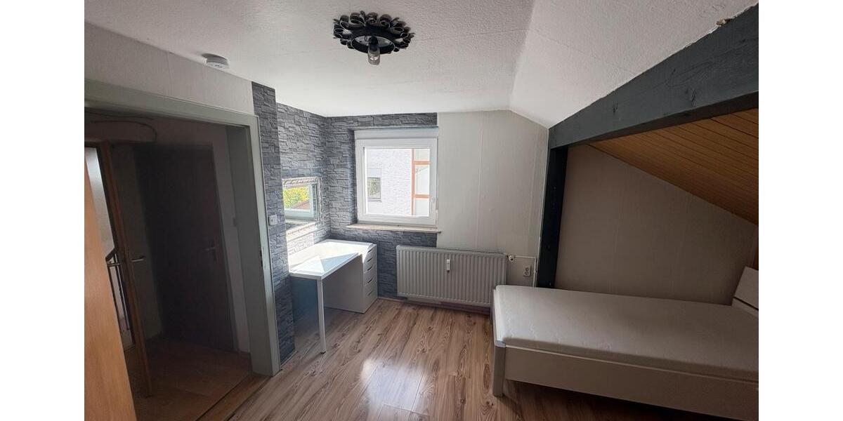 Dachgeschoßwohnung Eichstätt - 3 Zimmer, 70 m&sup2;, 350&euro; | Angebot:26039843