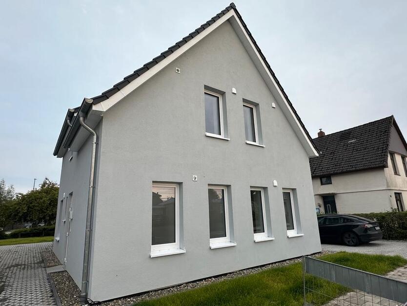 Schönes, großes Haus mitten in Varel
