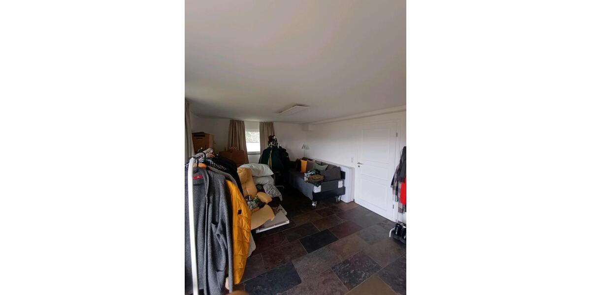 Einfamilienhaus Stadtoldendorf - 9 Zimmer, 130 m&sup2;, 1.200&euro; | Angebot:25843296