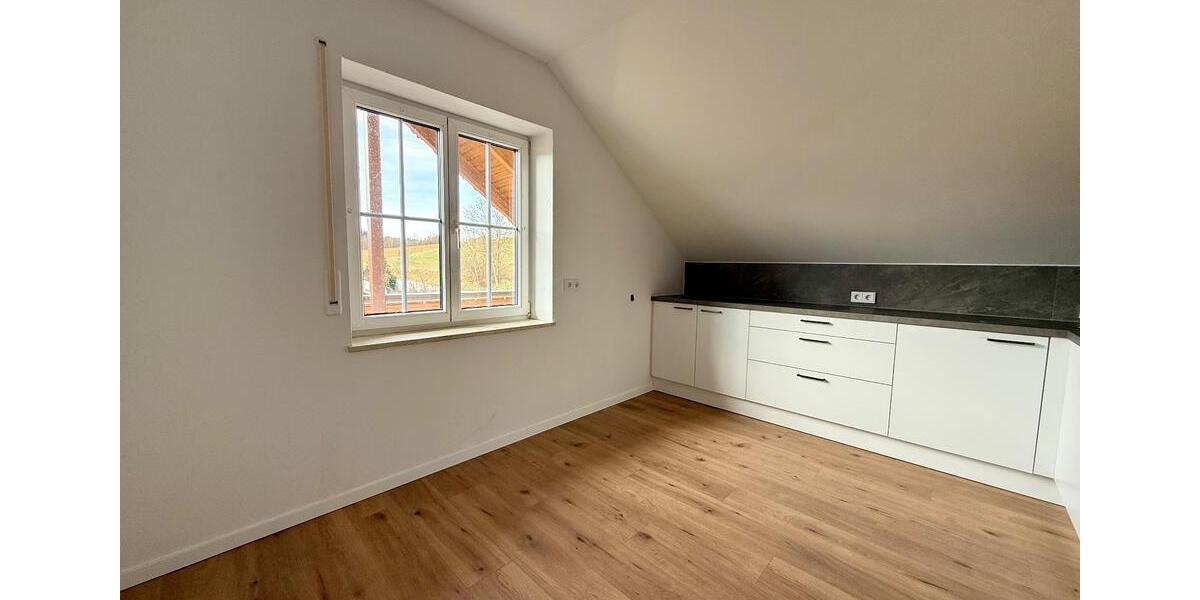 Etagenwohnung Bad Griesbach im Rottal - 4 Zimmer, 108 m&sup2;, 900&euro; | Angebot:26495599