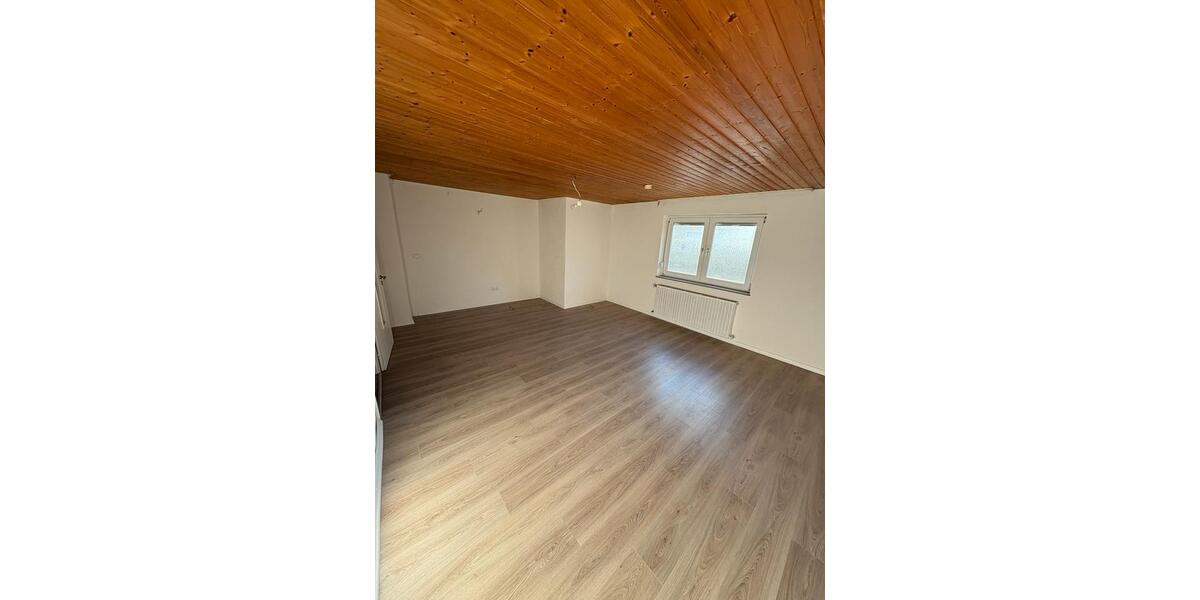 Erdgeschoßwohnung Bopfingen - 4 Zimmer, 110 m&sup2;, 950&euro; | Angebot:25395848