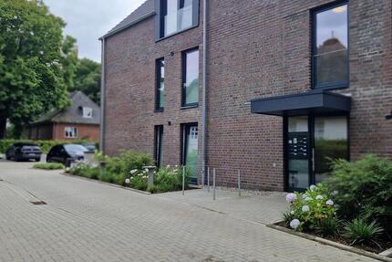 Neuwertige 2- Zimmer- Wohnung zur Miete zentrumsnah in Husum