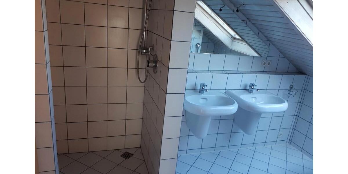 Maisonettenwohnung Friedrichshafen - 4 Zimmer, 130 m&sup2;, 1.180&euro; | Angebot:26034158