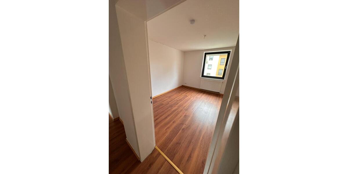 Etagenwohnung Völklingen - 3 Zimmer, 76 m&sup2;, 600&euro; | Angebot:26653366