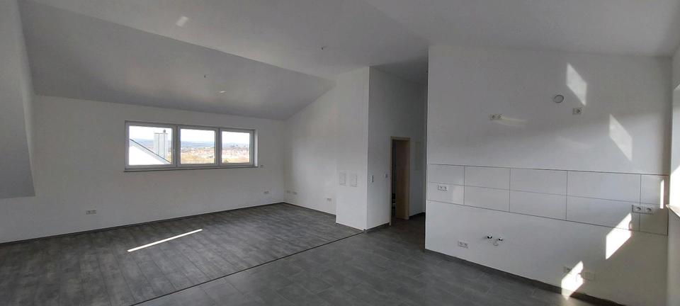 Dachgeschoßwohnung Bad Neustadt an der Saale - 2 Zimmer, 74 m&sup2;, 830&euro; | Angebot:25311277