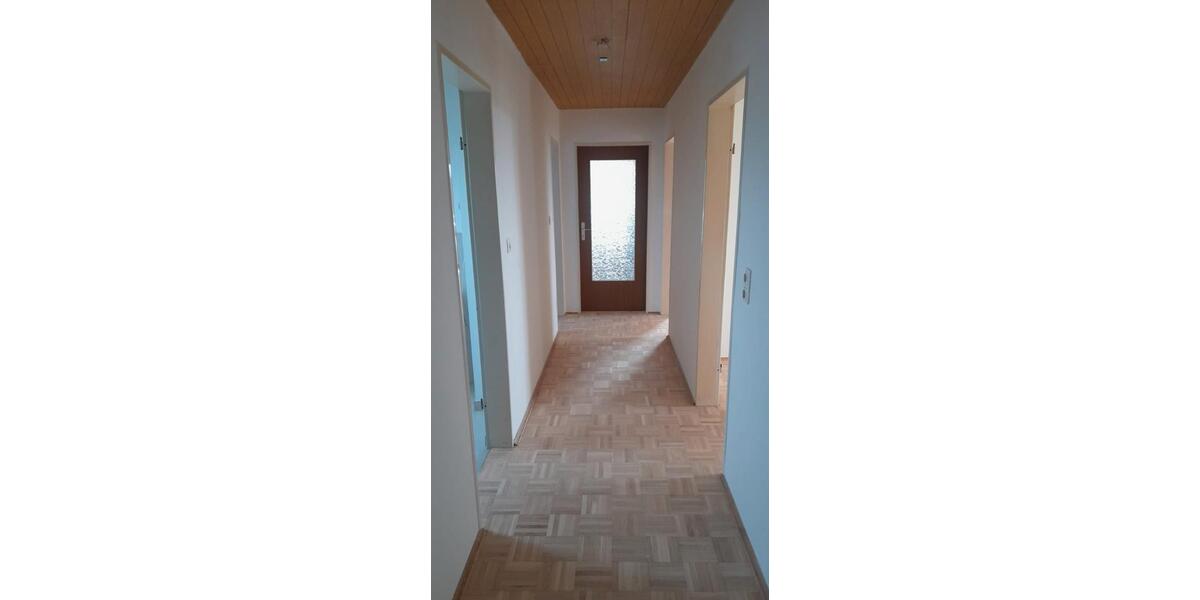 Dachgeschoßwohnung Abensberg - 3 Zimmer, 80 m&sup2;, 720&euro; | Angebot:26022283