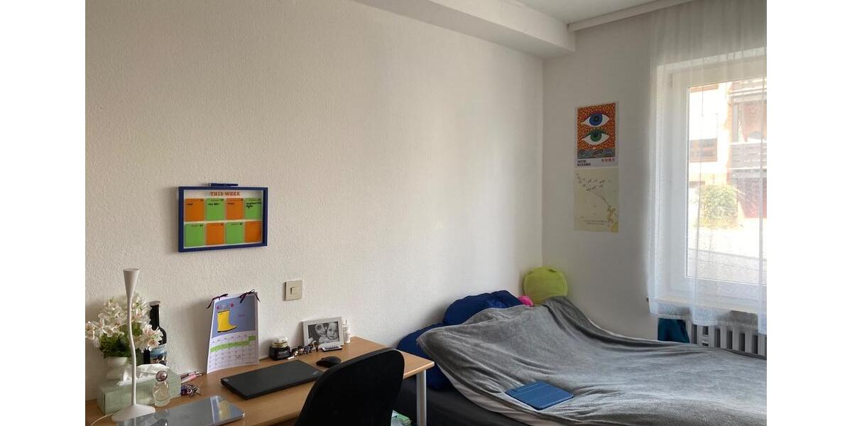 Erdgeschoßwohnung Gerbrunn - 2 Zimmer, 180 m&sup2;, 320&euro; | Angebot:25893696