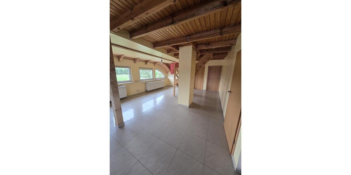 Etagenwohnung Jerichow - 6 Zimmer, 198 m&sup2;, 1.300&euro; | Angebot:26561573
