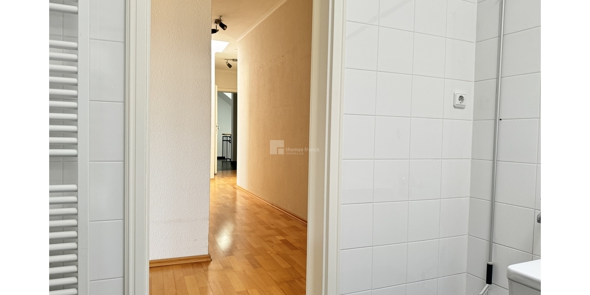 Wohnen mit Weltkulturerbe: 2-Zimmer-Wohnung mit Balkon, Fahrstuhl & Ausblick - Etagenwohnung Schwerin Altstadt | Angebot:26614880