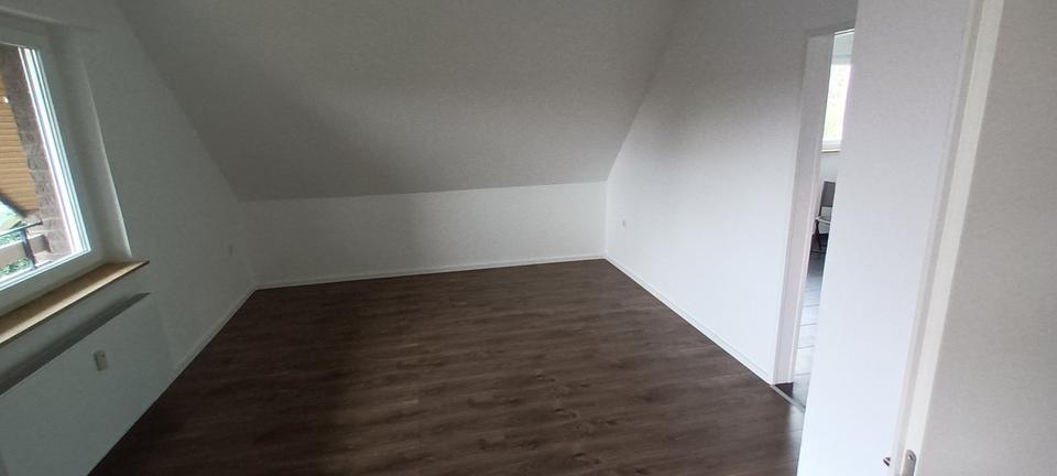 Dachgeschoßwohnung Geeste - 4 Zimmer, 110 m&sup2;, 770&euro; | Angebot:26611269