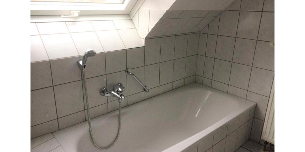 Dachgeschoßwohnung Niederaula - 2.5 Zimmer, 1 m&sup2;, 584&euro; | Angebot:26148671