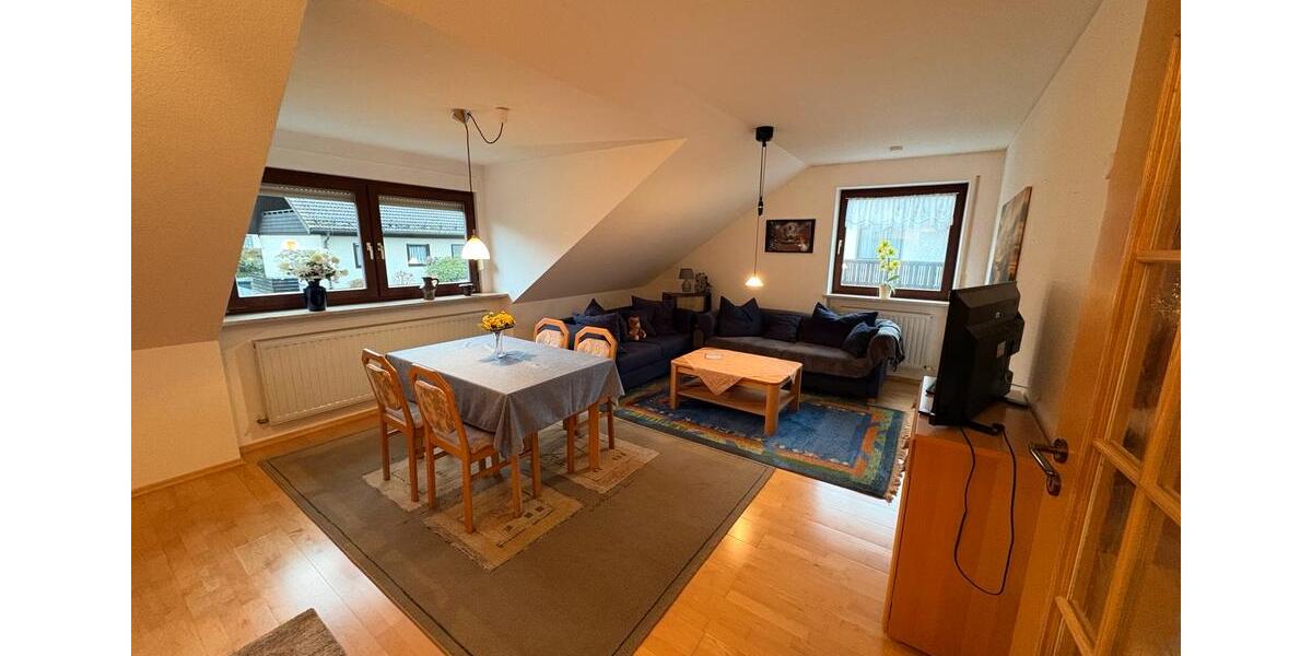 Dachgeschoßwohnung Eckersdorf - 2 Zimmer, 70 m&sup2;, 1.000&euro; | Angebot:24705396