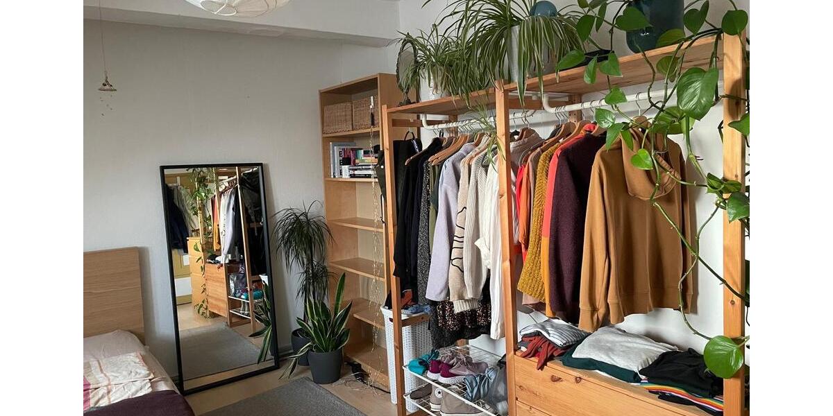 Dachgeschoßwohnung Marburg - 3 Zimmer, 80 m&sup2;, 1.200&euro; | Angebot:26567835