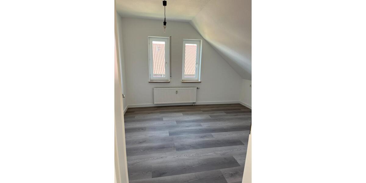 Dachgeschoßwohnung Pforzheim Brötzingen - 2 Zimmer, 60 m&sup2;, 950&euro; | Angebot:26532909